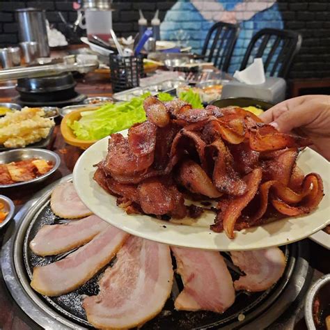 The samgyeopsal is the best in town .